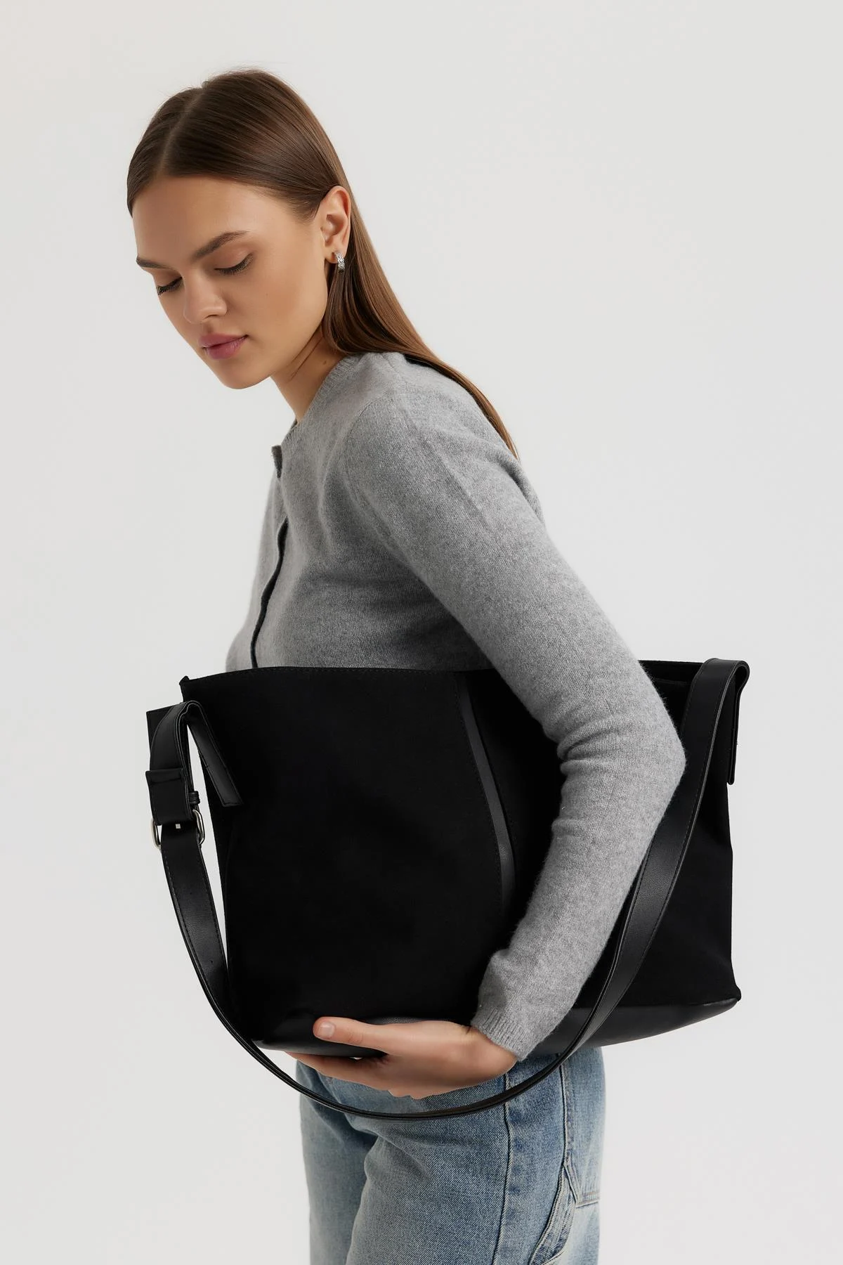 F589783D-5E95-F946-0E8F-D9FF45325F05